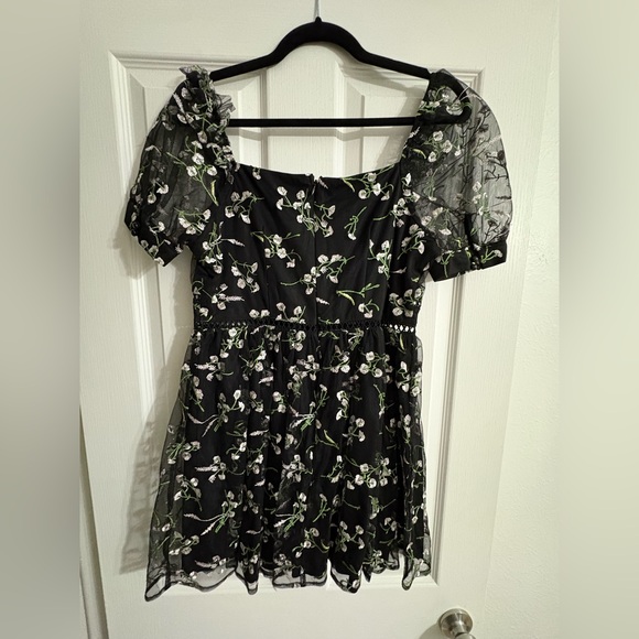 Stunning Lulus Black Floral Dress - Picture 3 of 4
